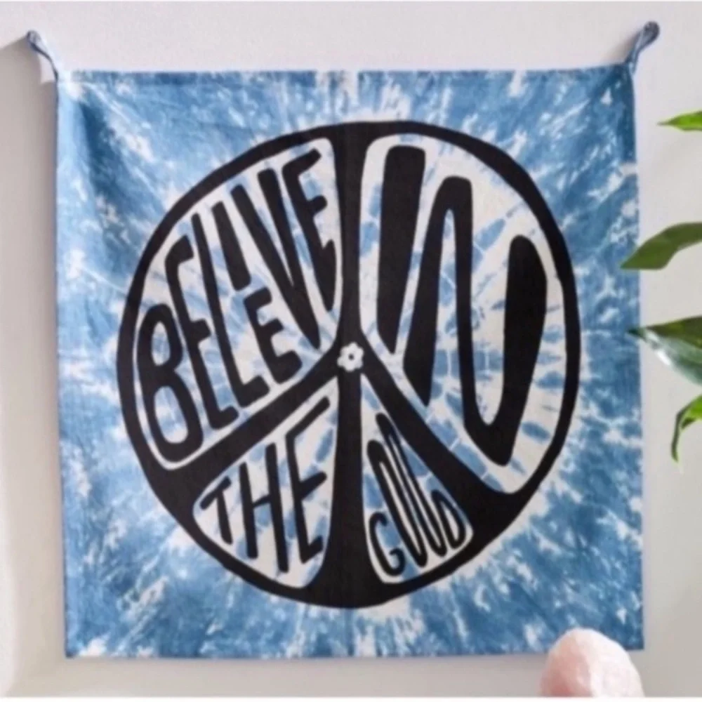 ☮️NWT! Urban Outfitters Believe in The Good Tie-Dye Flag Tapestry